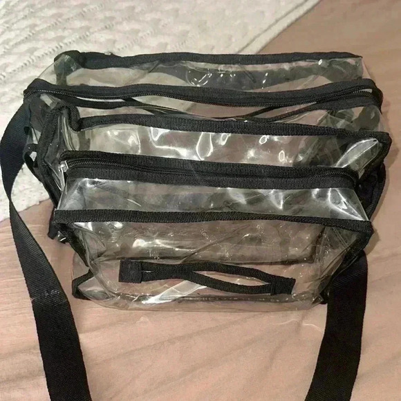 monda studio Handbags - Monda Studio Carry-Set Bag
